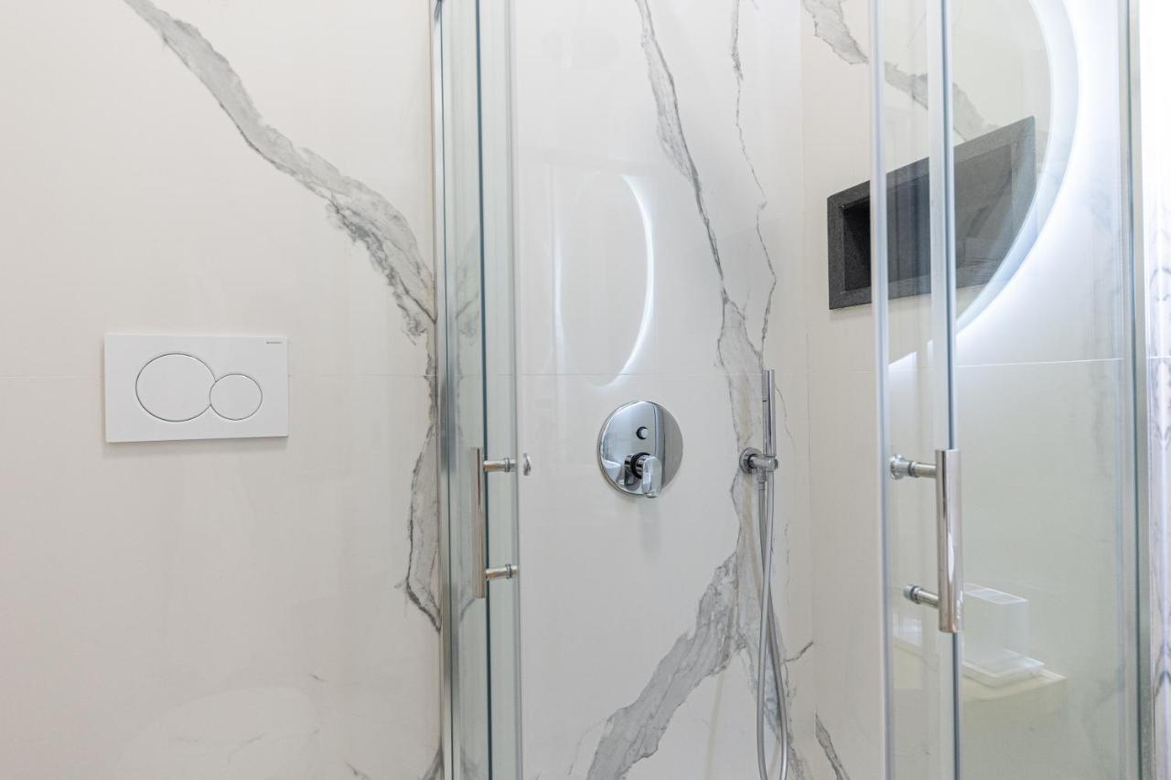 Suite Apartment Capri Con Jacuzzi In Piazzetta المظهر الخارجي الصورة