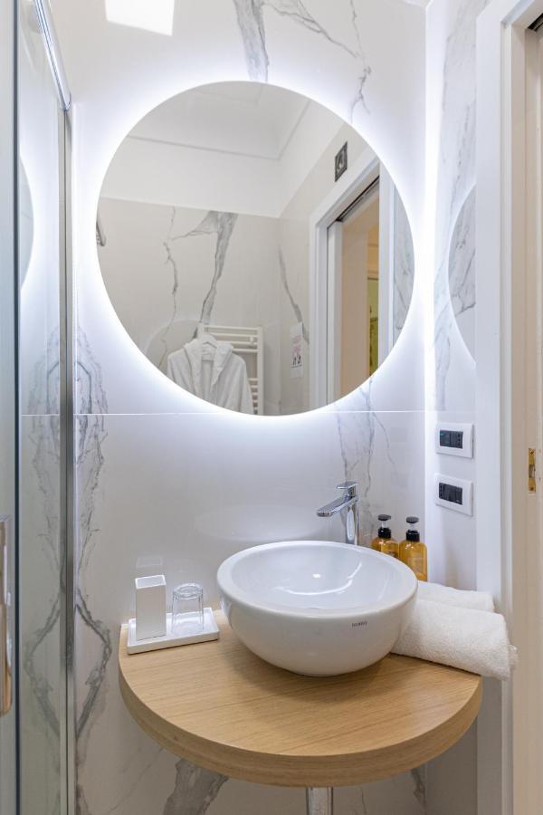 Suite Apartment Capri Con Jacuzzi In Piazzetta المظهر الخارجي الصورة