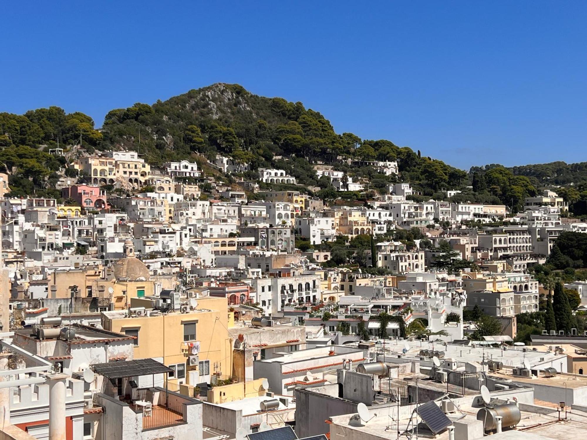 Suite Apartment Capri Con Jacuzzi In Piazzetta المظهر الخارجي الصورة