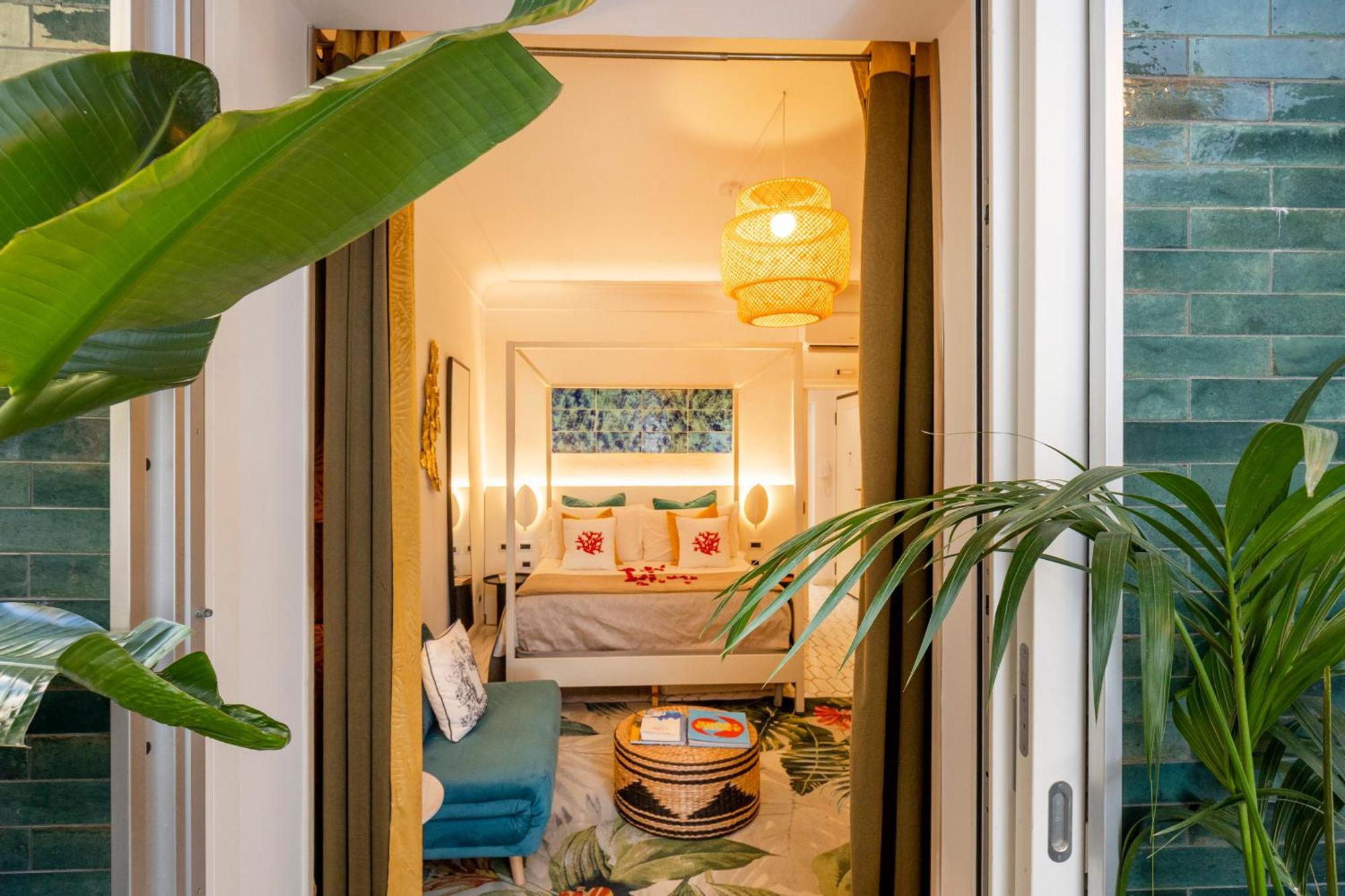 Suite Apartment Capri Con Jacuzzi In Piazzetta المظهر الخارجي الصورة